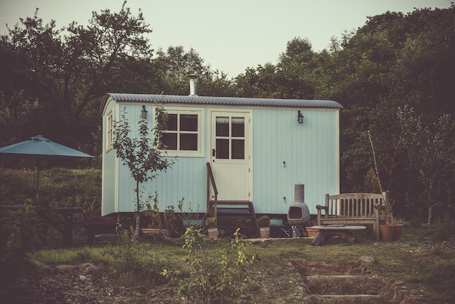 does-the-tiny-house-trend-encourage-damp-and-mould-growth