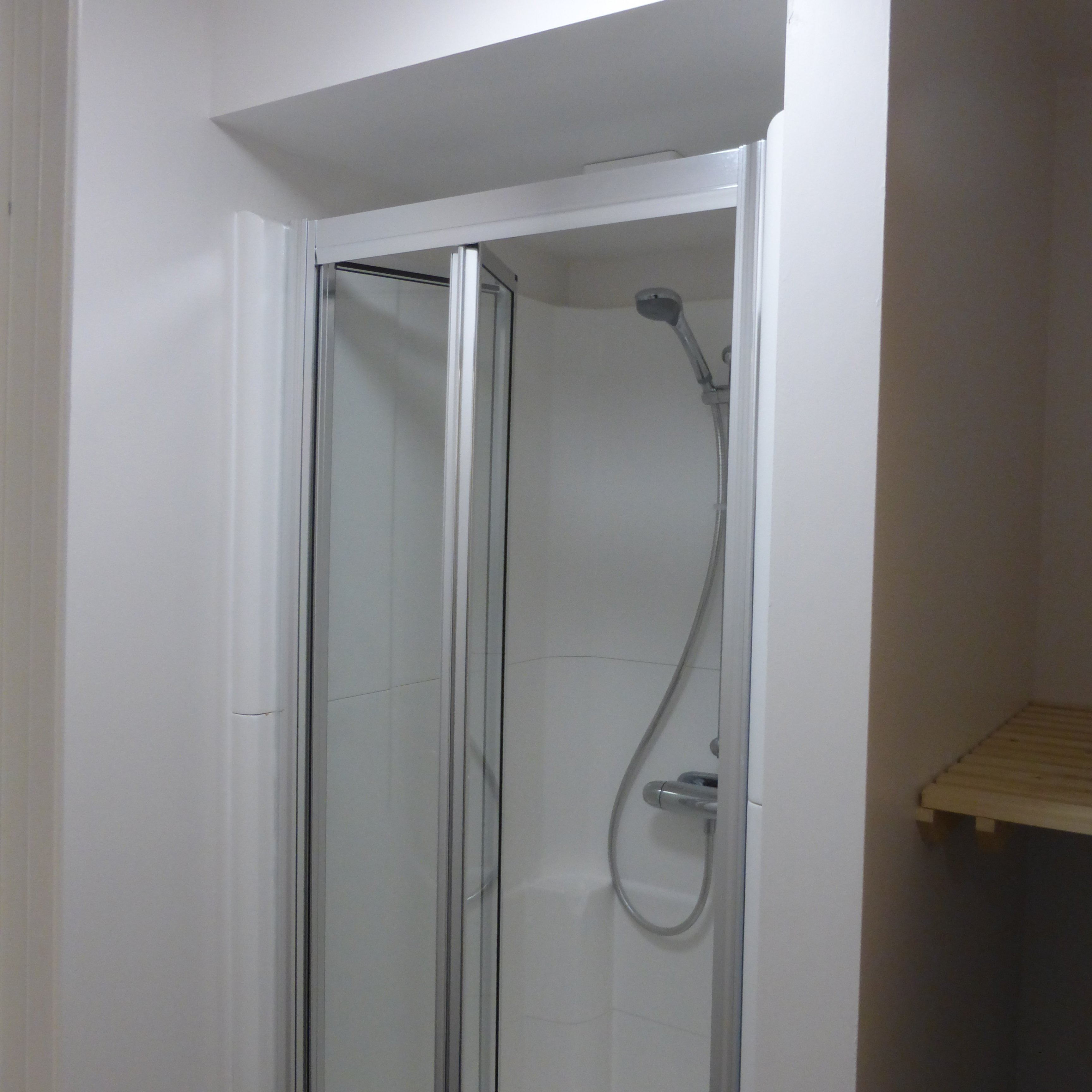 A modern shower cubicle demonstrating a quick shower install solution for a fast-paced bathroom project.